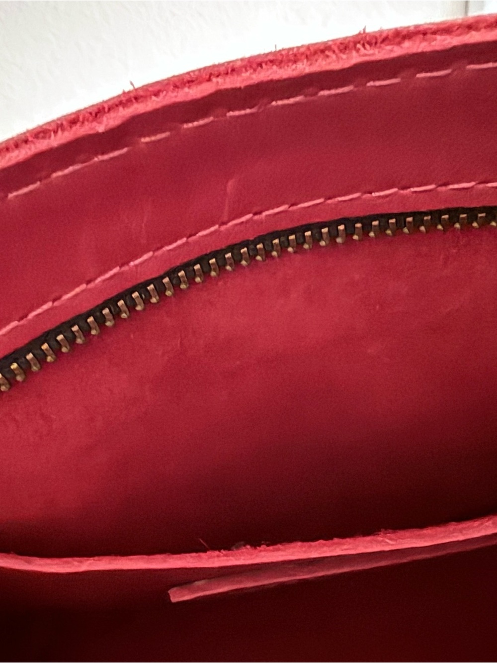 Portland Leather Red Triangle Bag - Picture 4 of 5